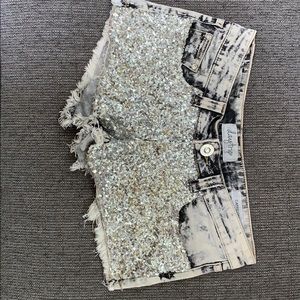 Bedazzled size 26 Daytrip shorts